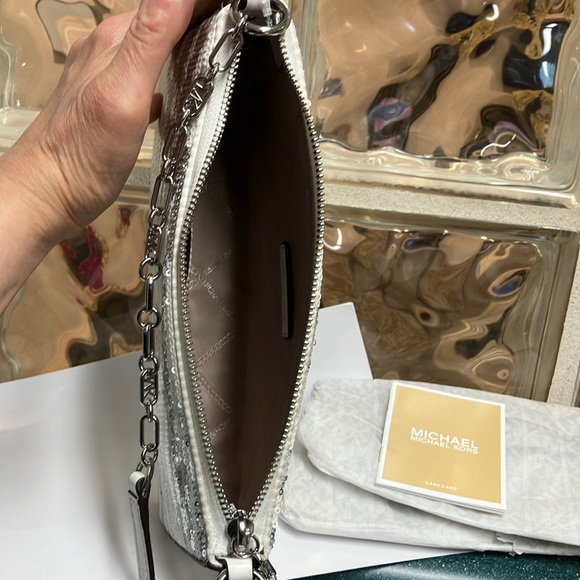 Michael Kors Empire OPT/Silver MD Chain pouchette - Picture 10 of 12